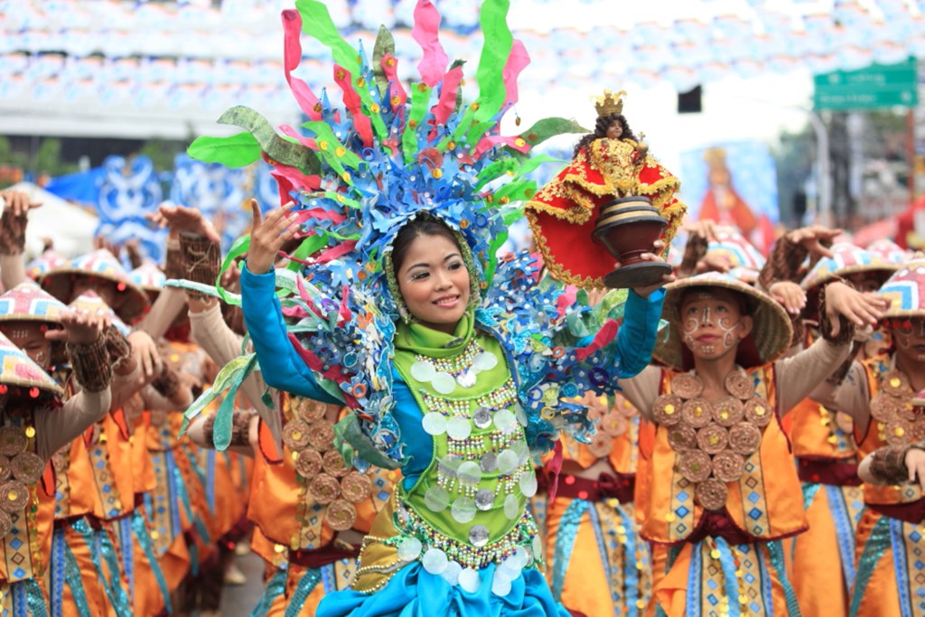 women in traditional filipino costume